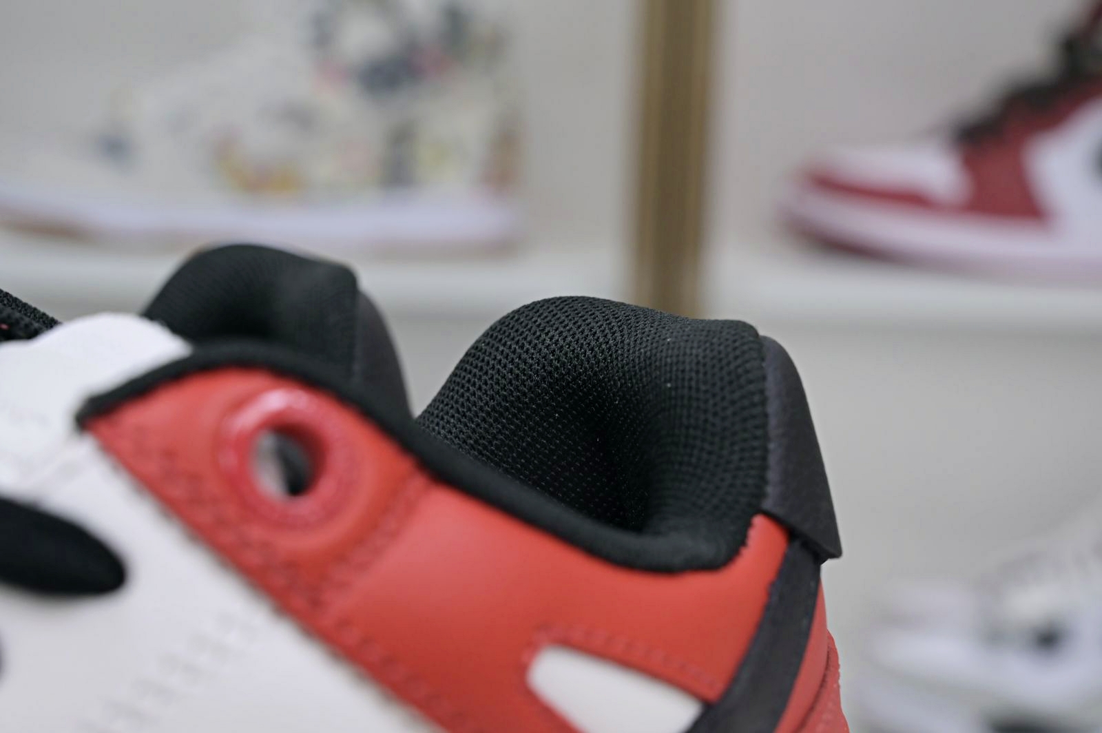 OFF-WHITE Ous Of Office