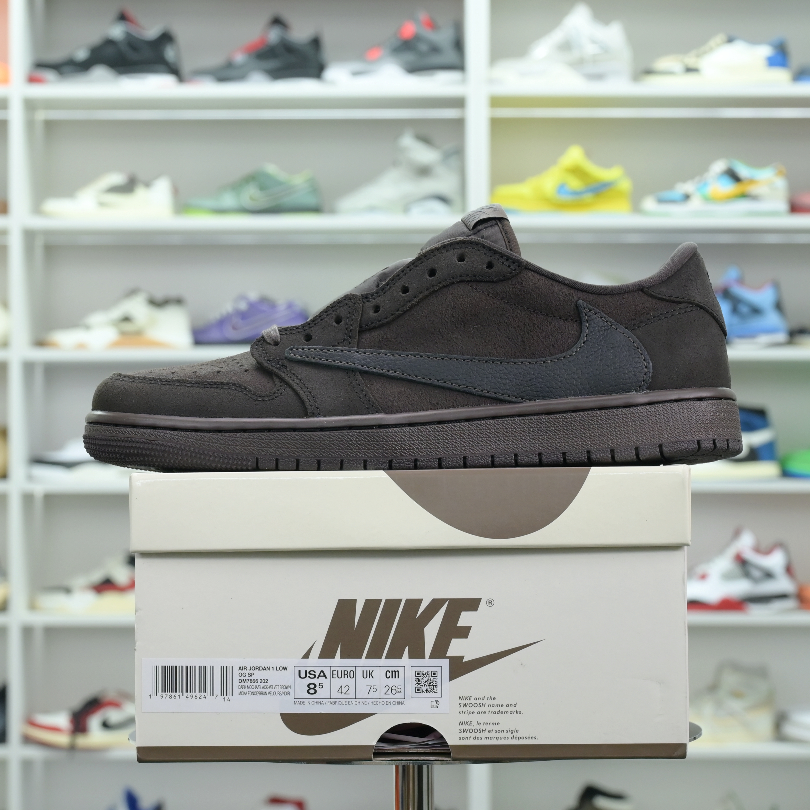 Travis Scott x Jordan Air Jordan 1 Low OG“Velvet Brown”