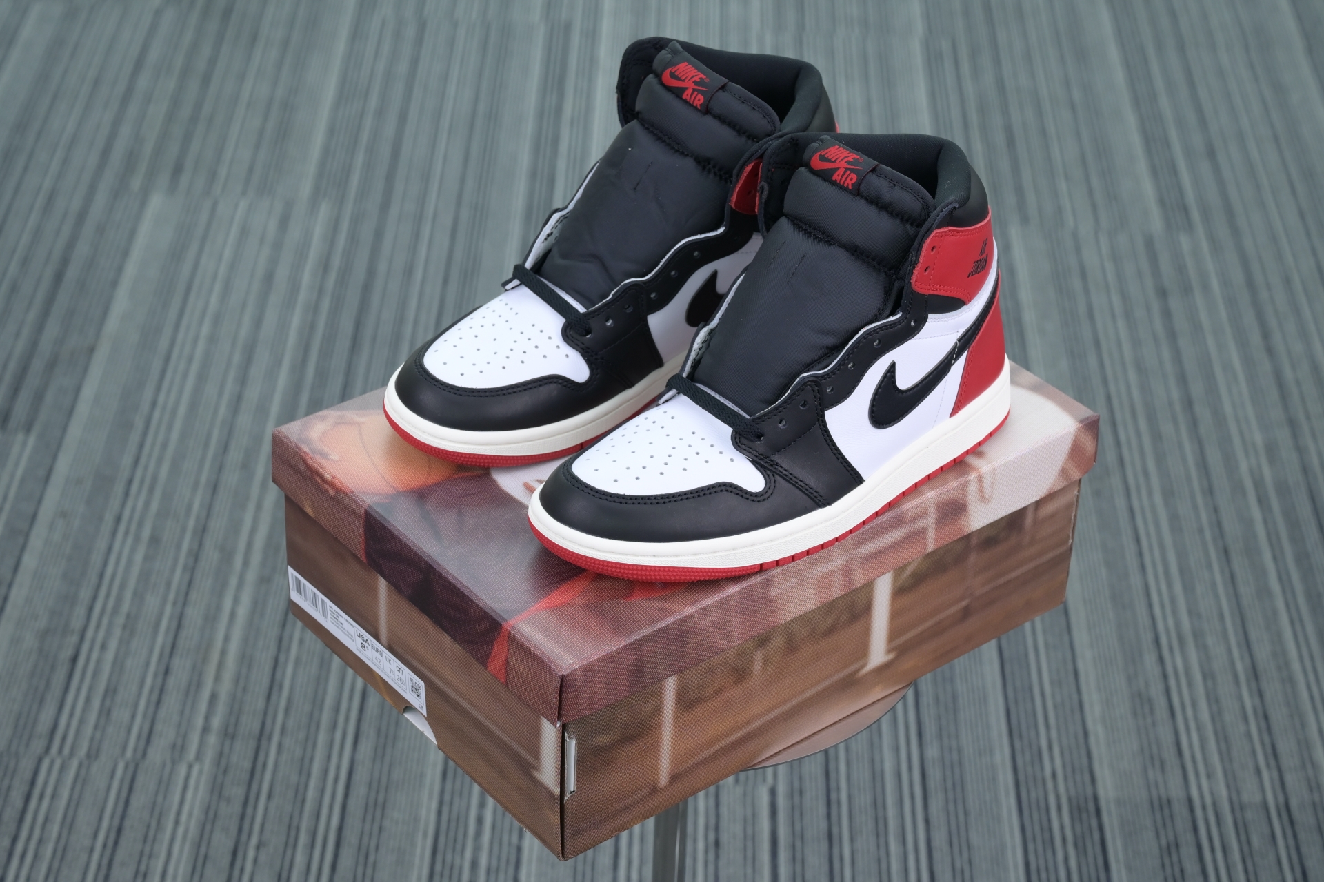 Jordan Air Jordan 1High OG“Black Toe Reimagined”