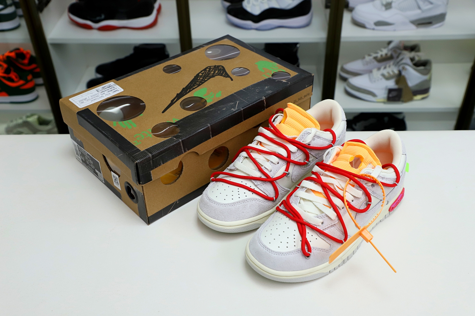 Off-White x Nike Dunk Low