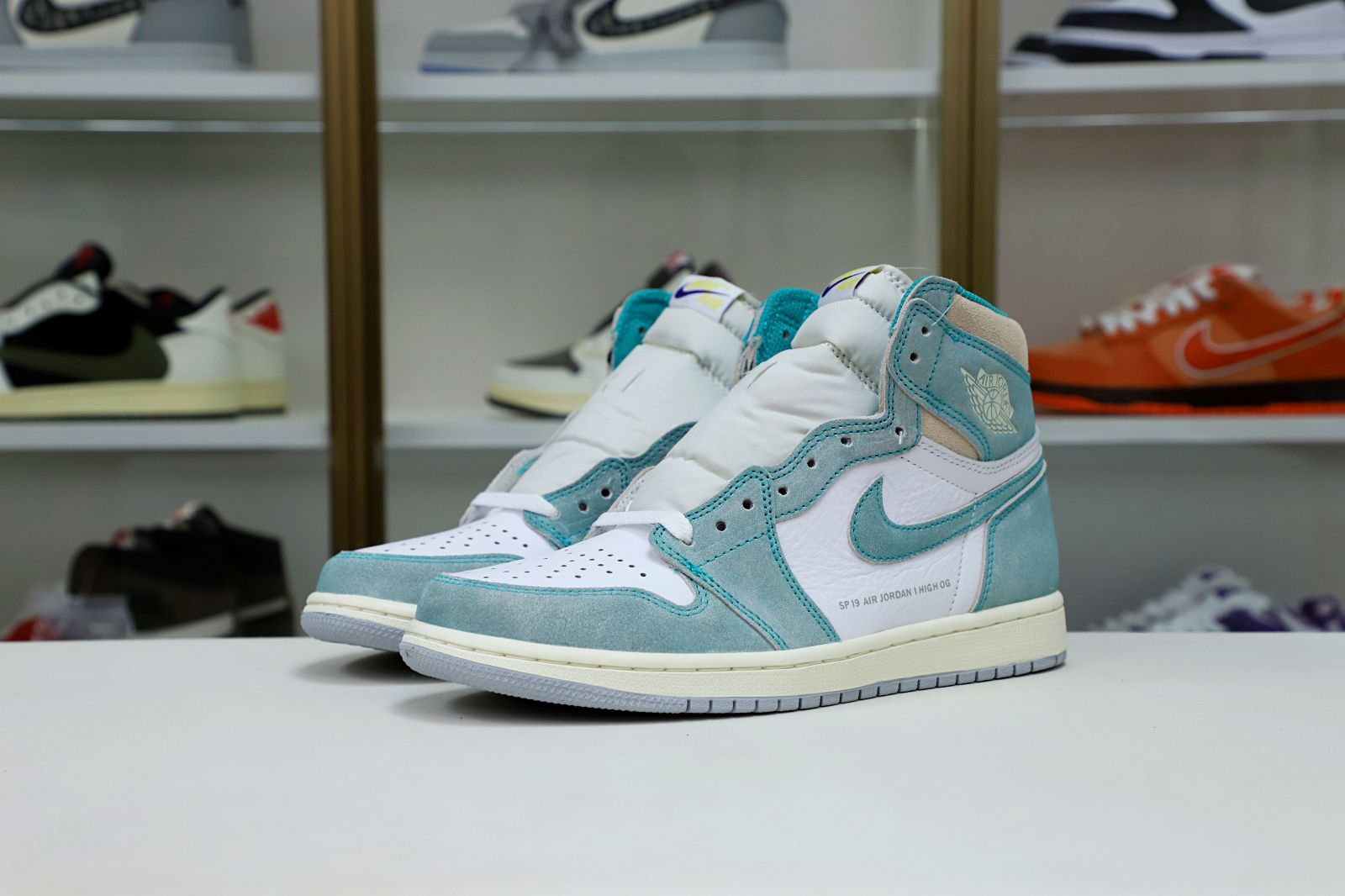 AIR JORDAN 1 RETRO HIGH OG 'TURBO GREEN'