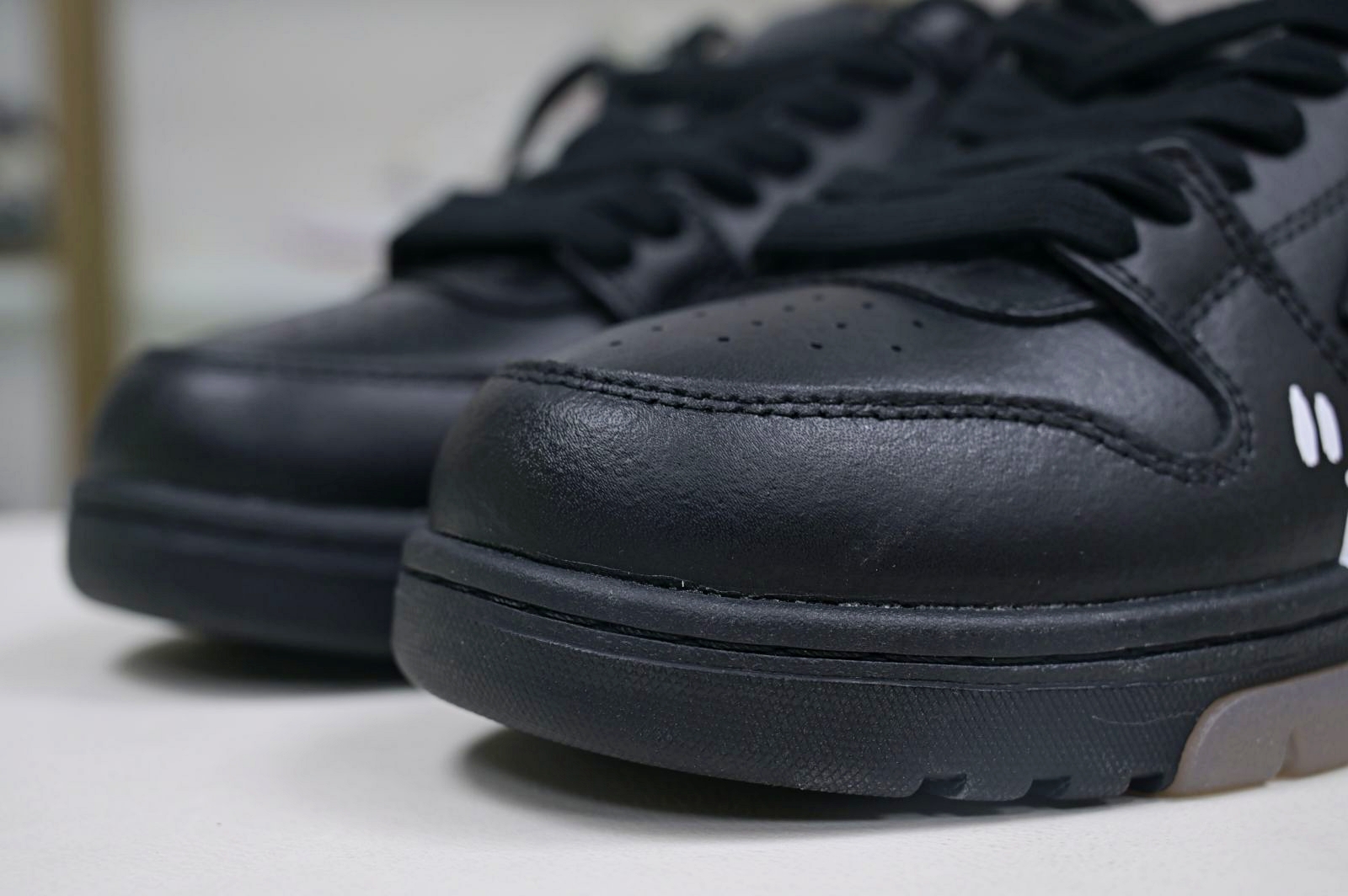 OFF-WHITE Ous Of Office