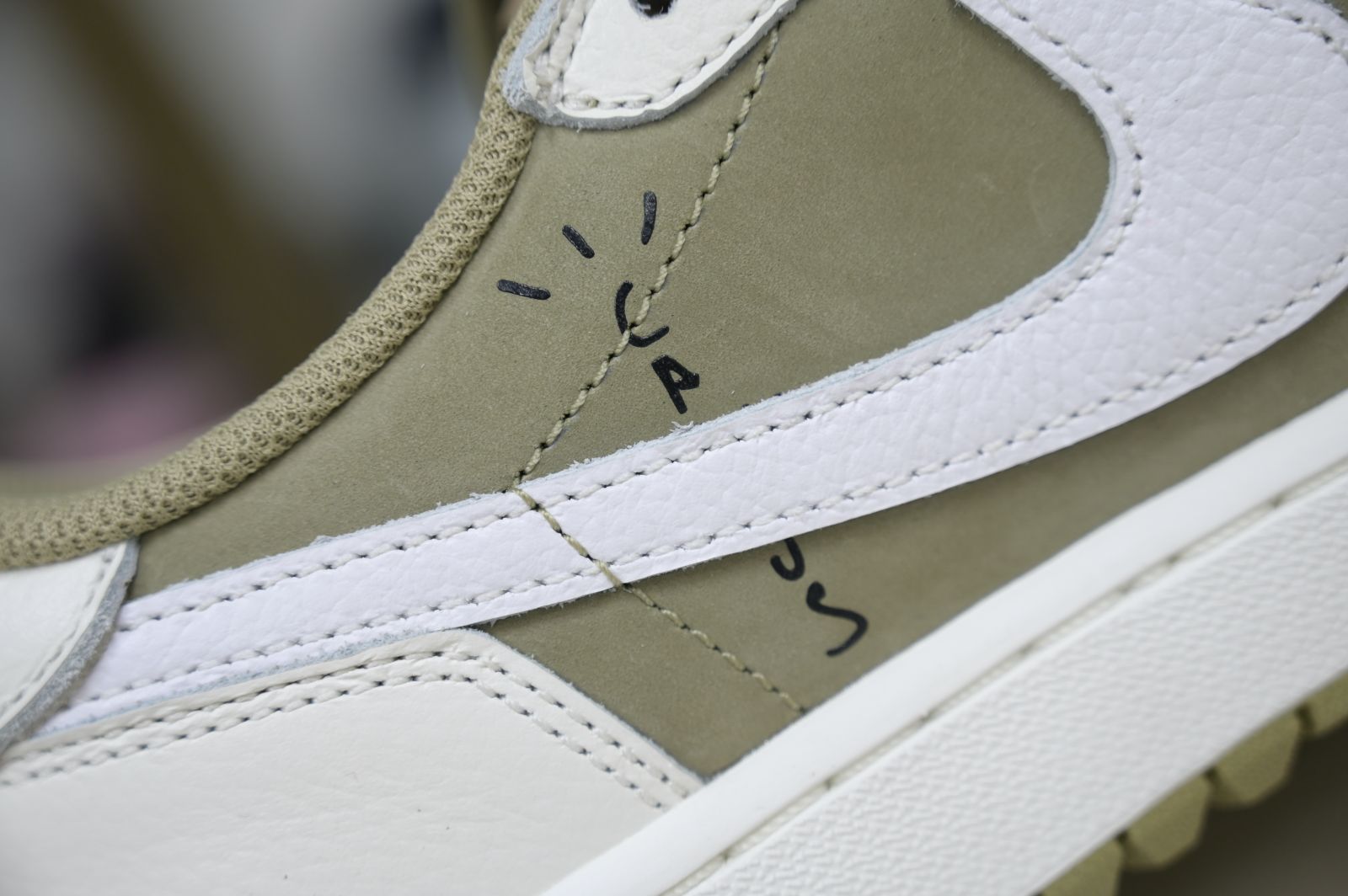 Travis Scott x Air Jordan 1  Low Golf 6.0