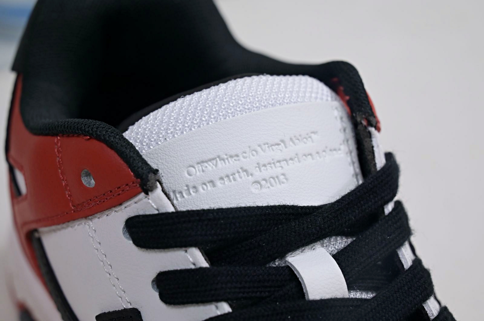 OFF-WHITE Ous Of Office