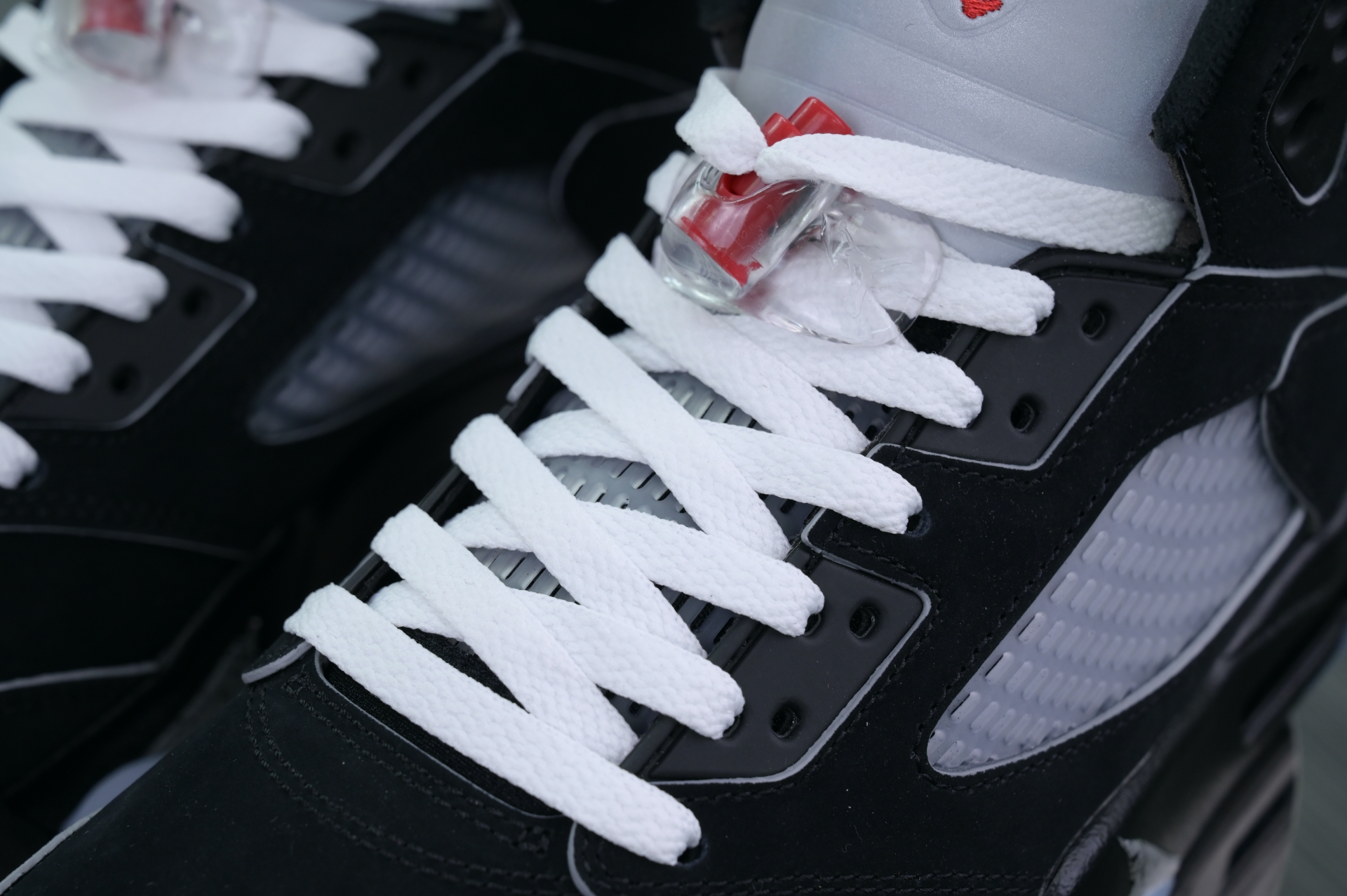 Jordan Air Jordan 5“BLACK METALLIC REIMAGINED”