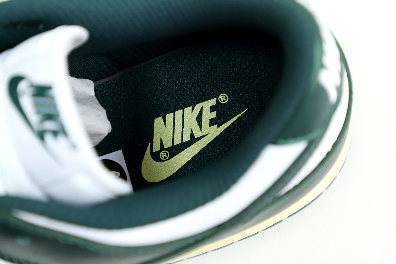 NIKE WMNS DUNK LOW 'VINTAGE GREEN'