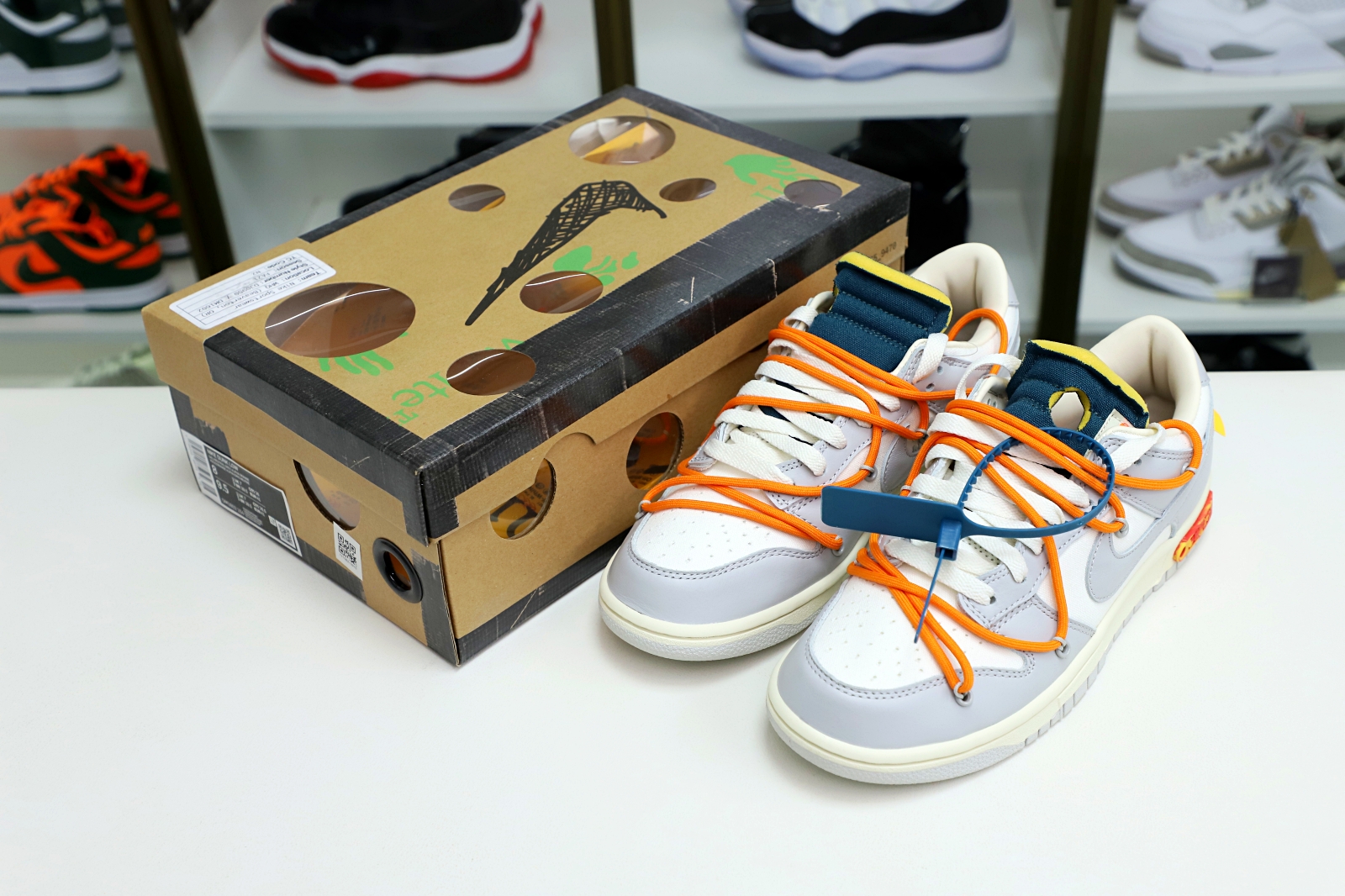 Off-White x Nike Dunk Low