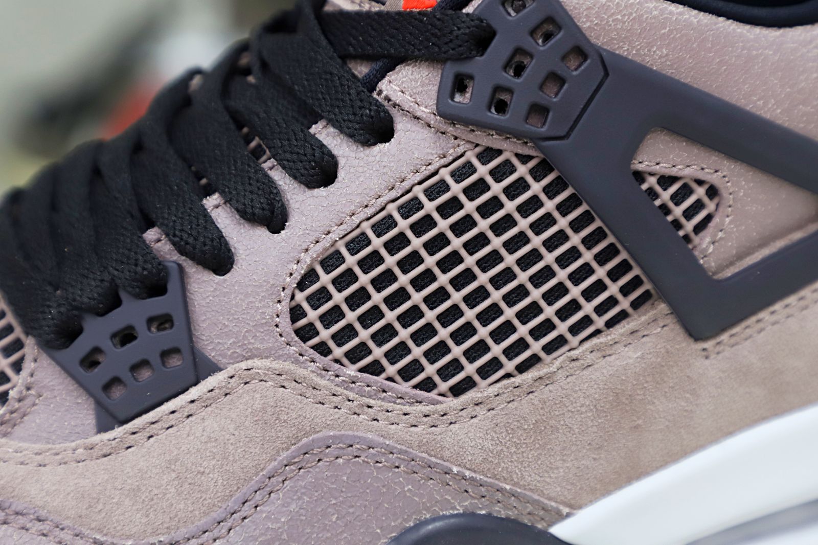 AIR JORDAN 4 RETRO 'TAUPE HAZE'