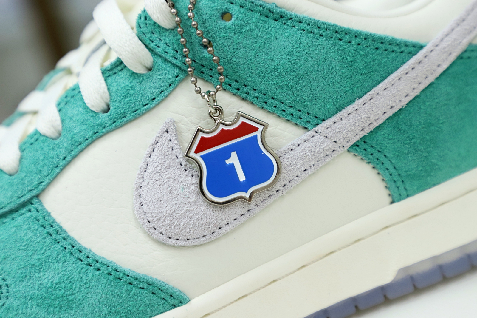KASINA X DUNK LOW 'ROAD SIGN'