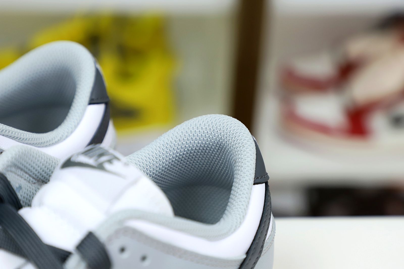 Nike Dunk Low  Light Smoke Grey