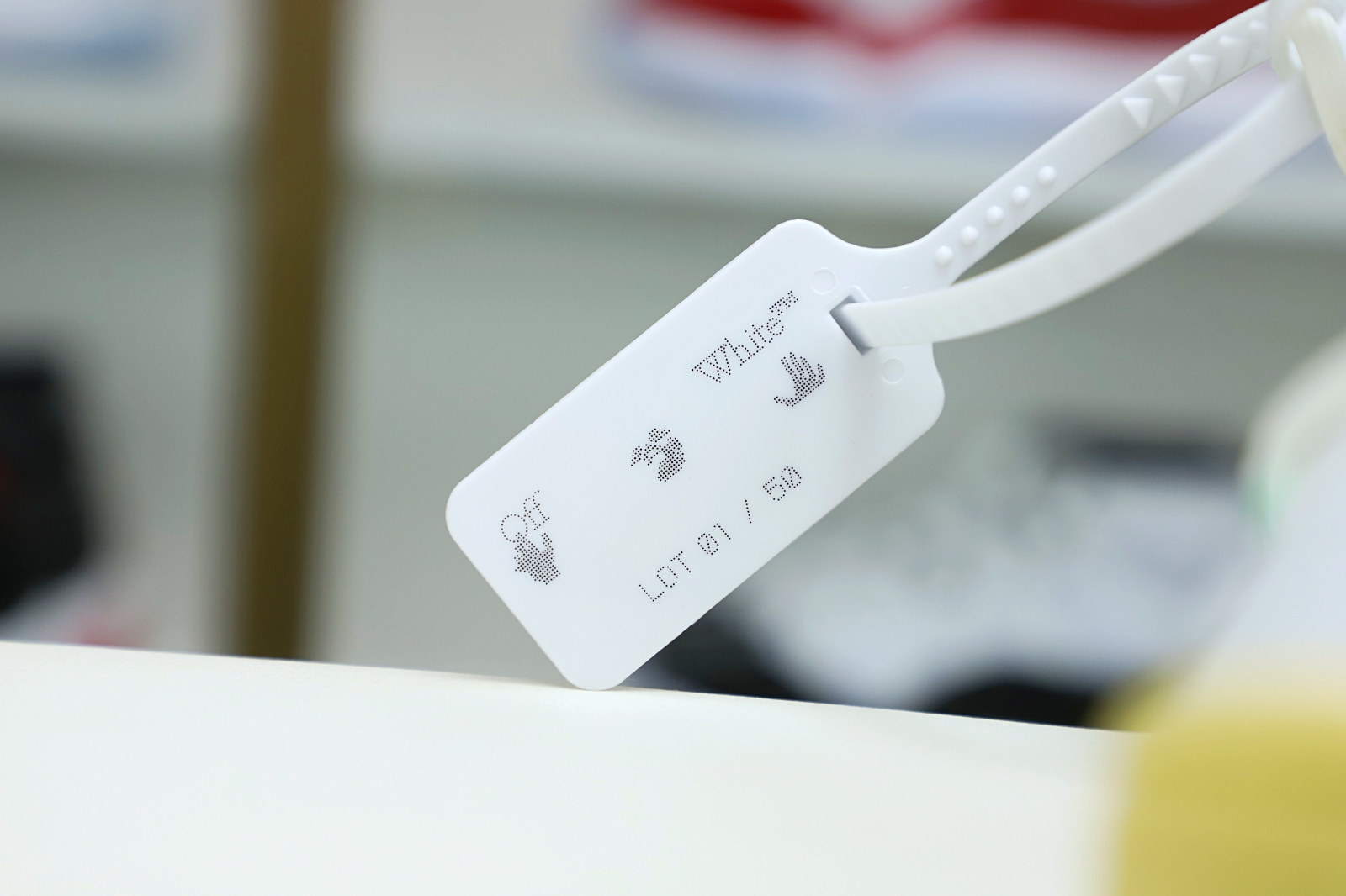 Off-White x Nike Dunk Low 