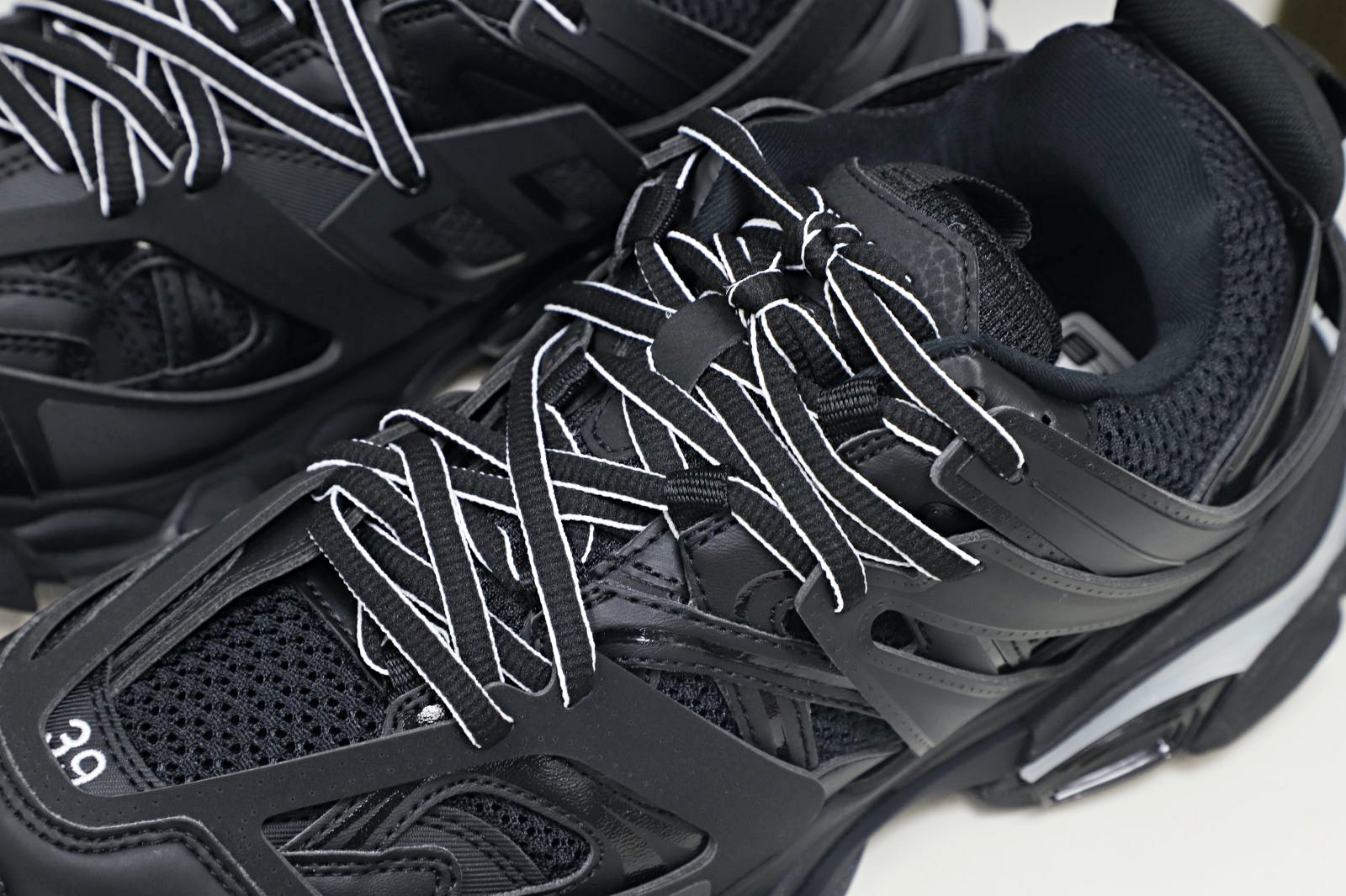 Balenciaga  Track（LED）