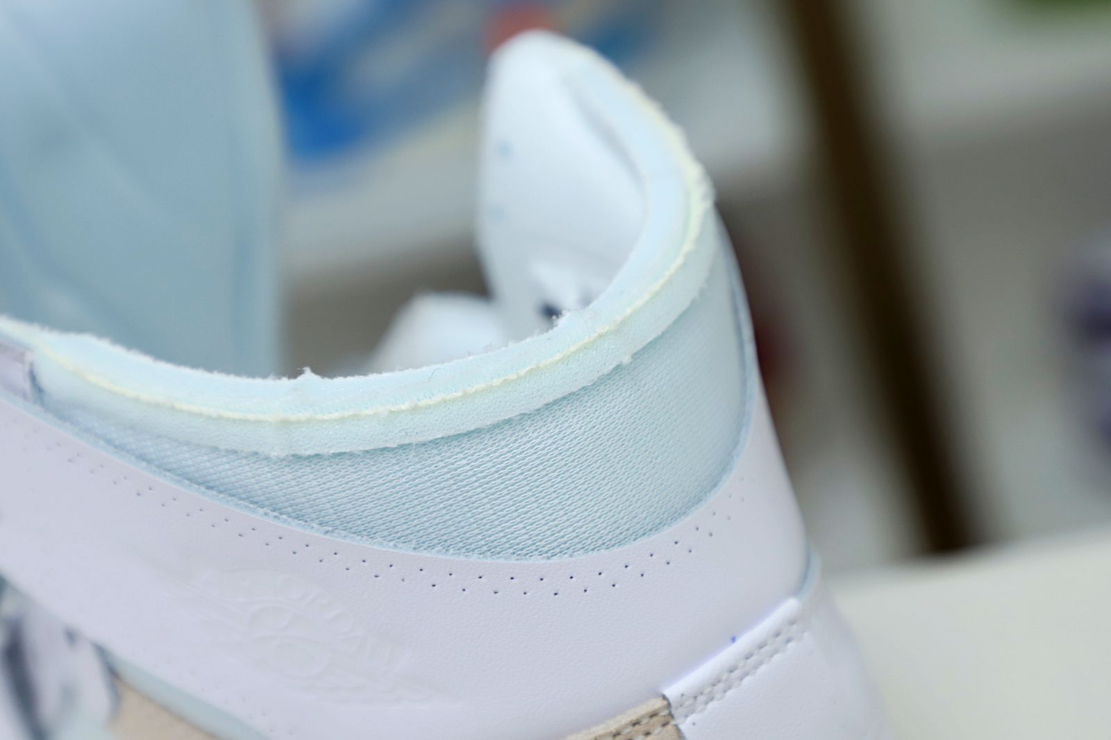 OFF-WHITE X AIR JORDAN 1 RETRO HIGH OG 'WHITE' 2018