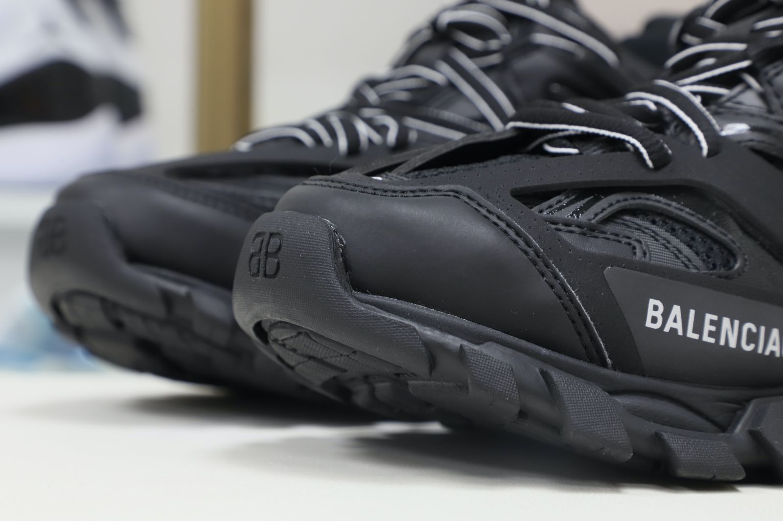 Balenciaga  Track（LED）