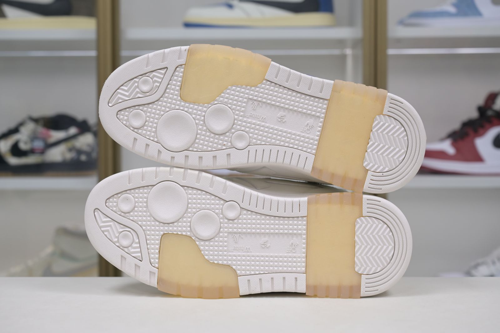 OFF-WHITE Ous Of Office