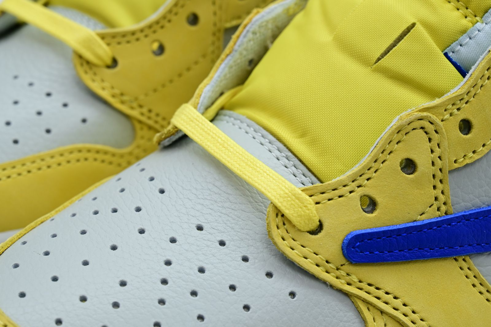 Travis Scott x Jordan Air Jordan  1 Low Canary