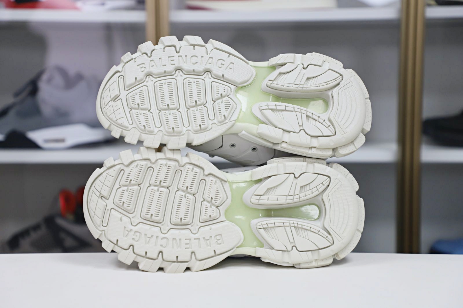 Balenciaga  Track（LED）