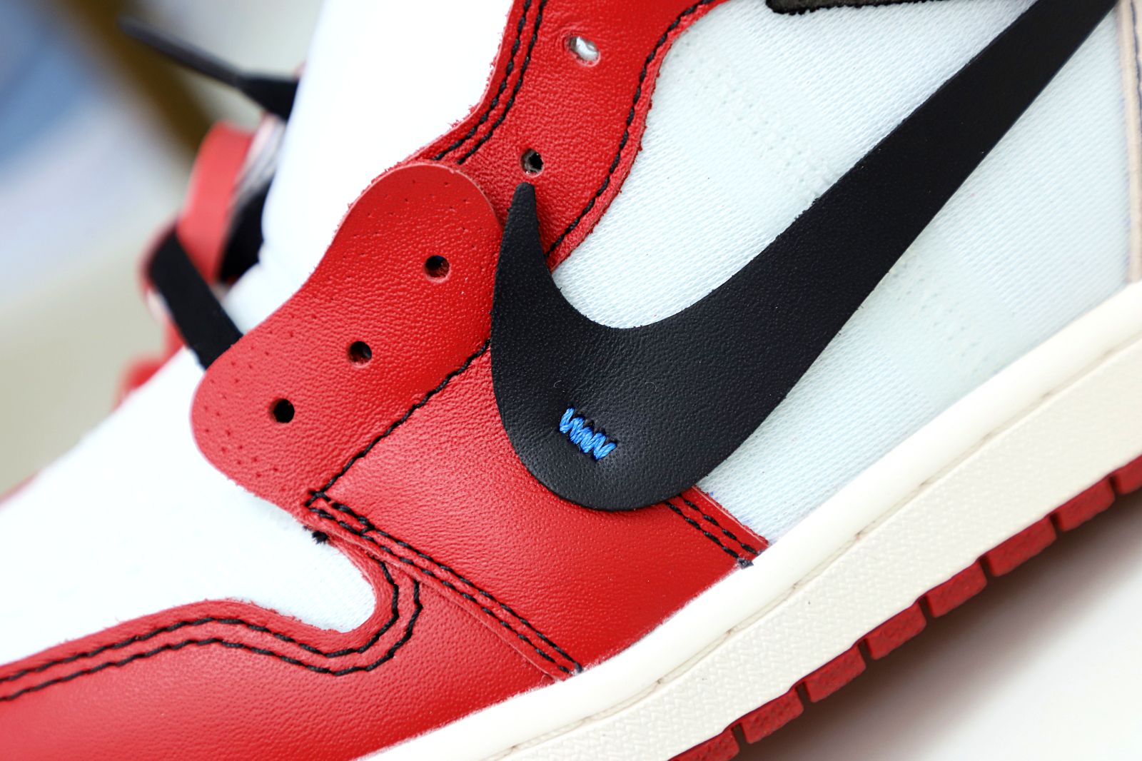 OFF-WHITE X AIR JORDAN 1 RETRO HIGH OG 'CHICAGO'