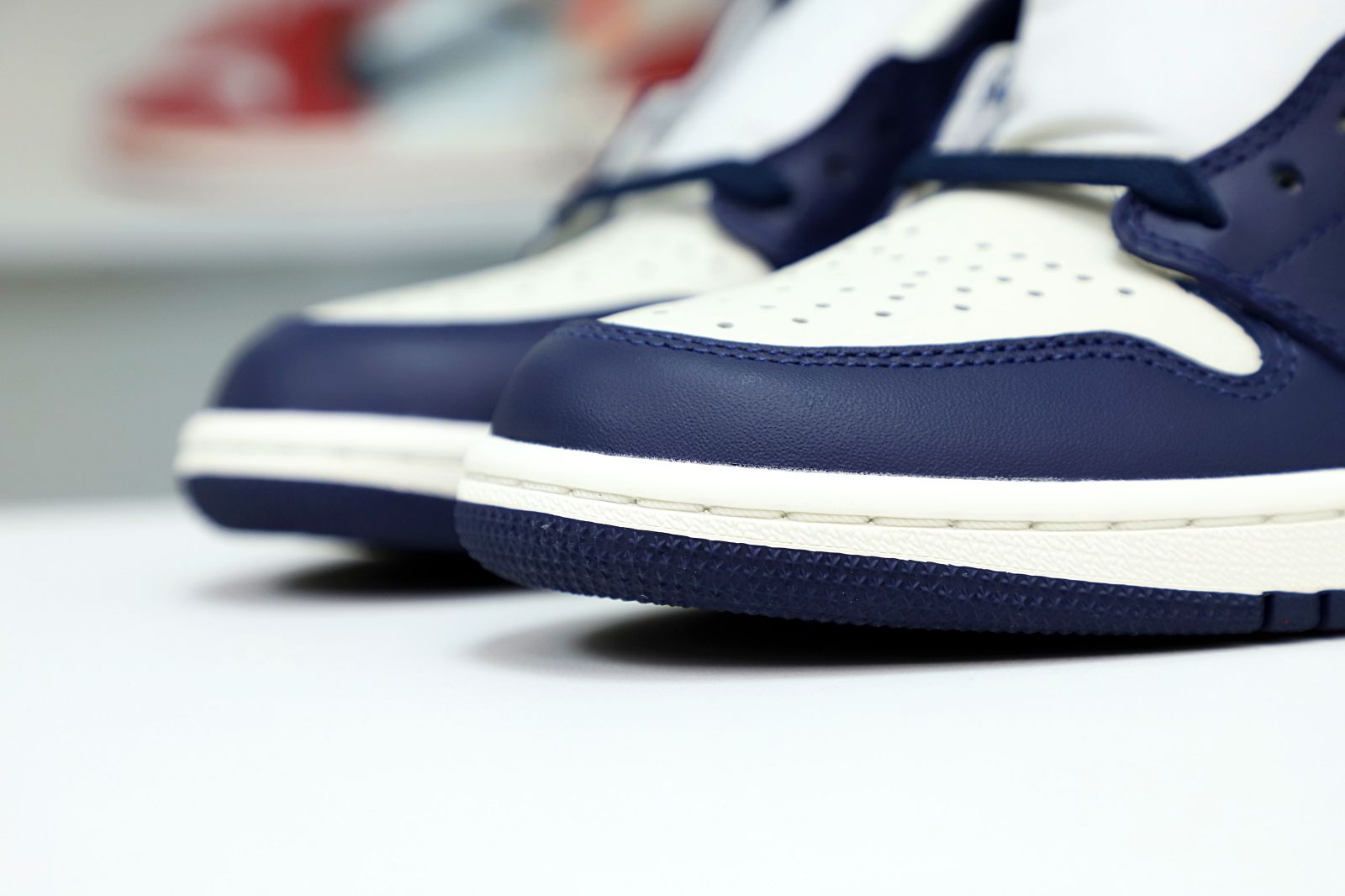 AIR JORDAN 1 RETRO HIGH OG 'OBSIDIAN'