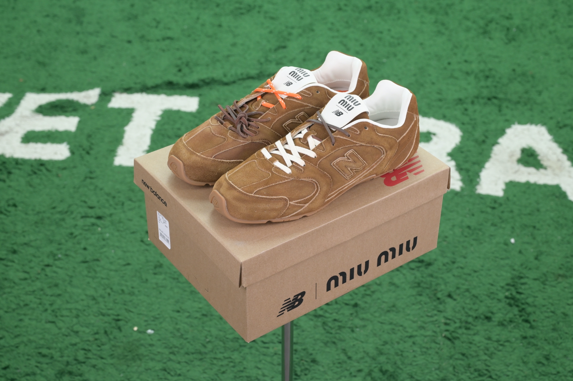 New Balance x MIU MIU NB 530 SL