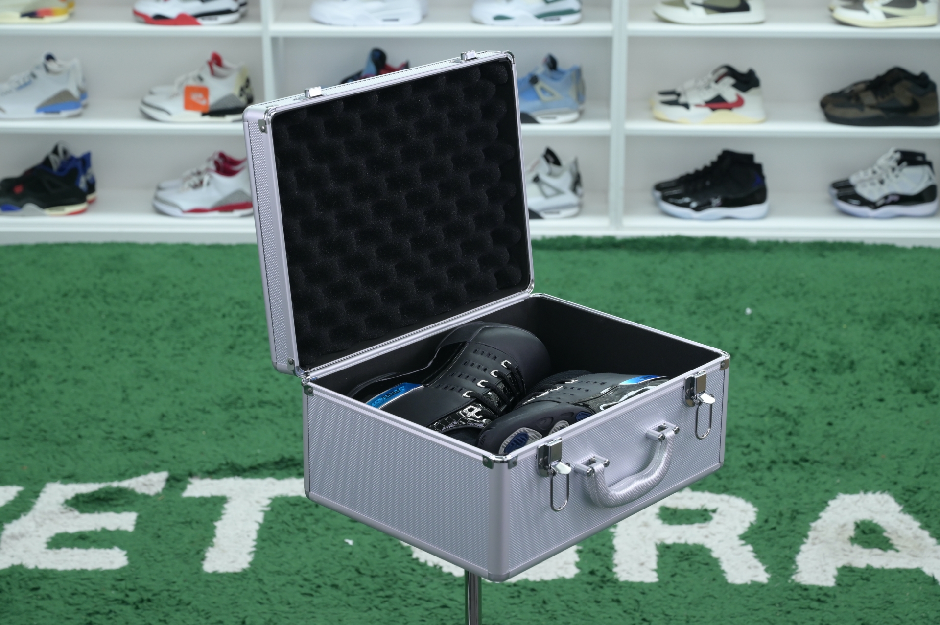 Jordan Air Jordan 17 OG Low Black Chrome