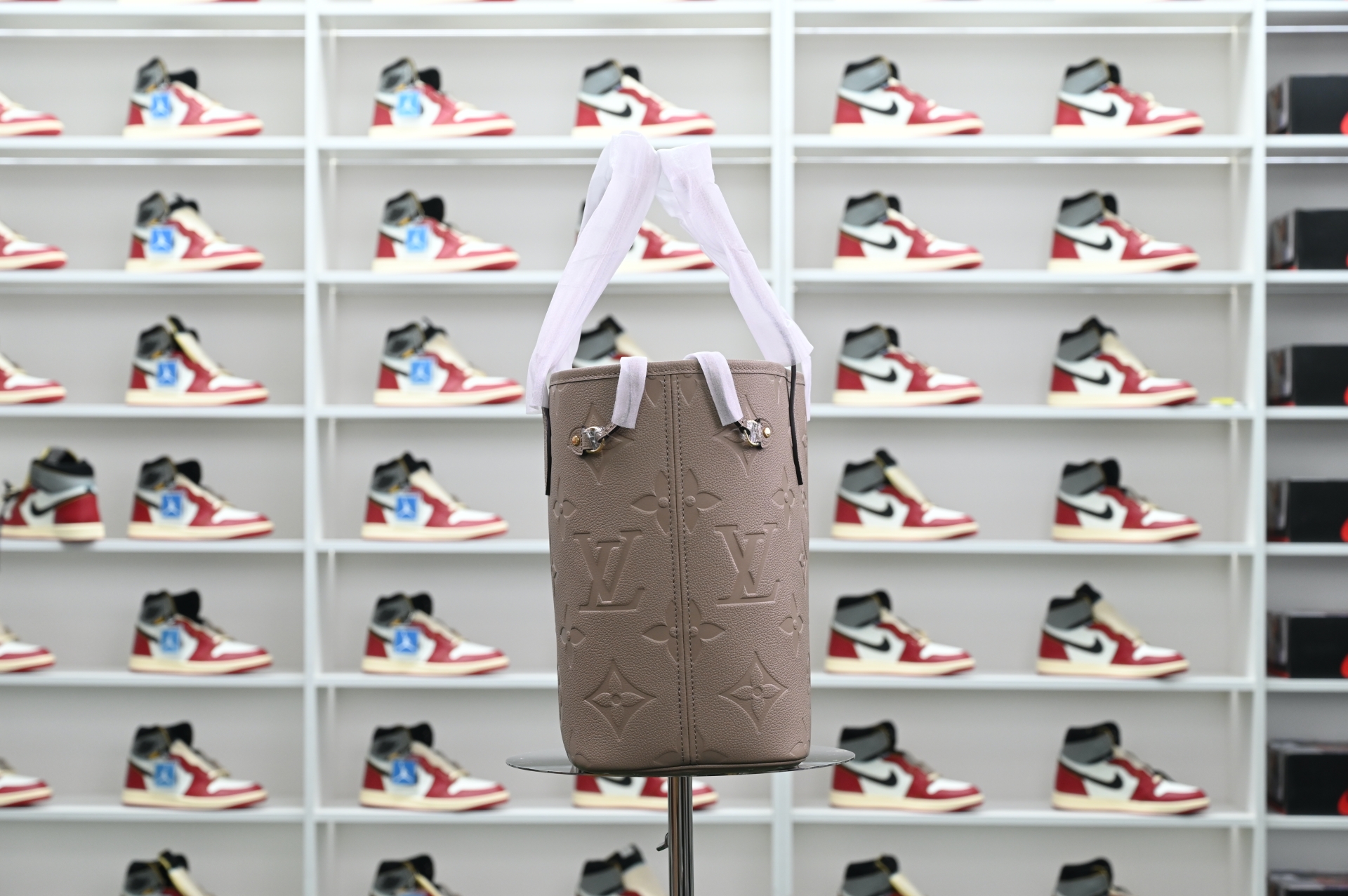 LOUIS VUITTON NEVERFULL  Tote