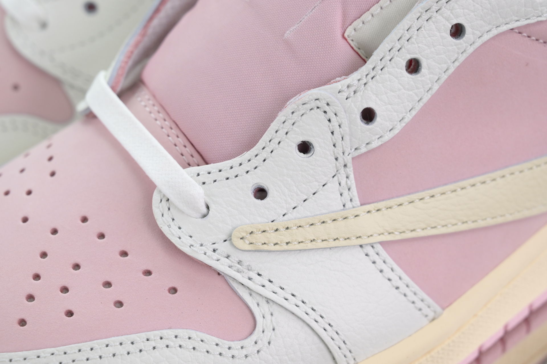 Travis Scott x Jordan Air Jordan 1 Low