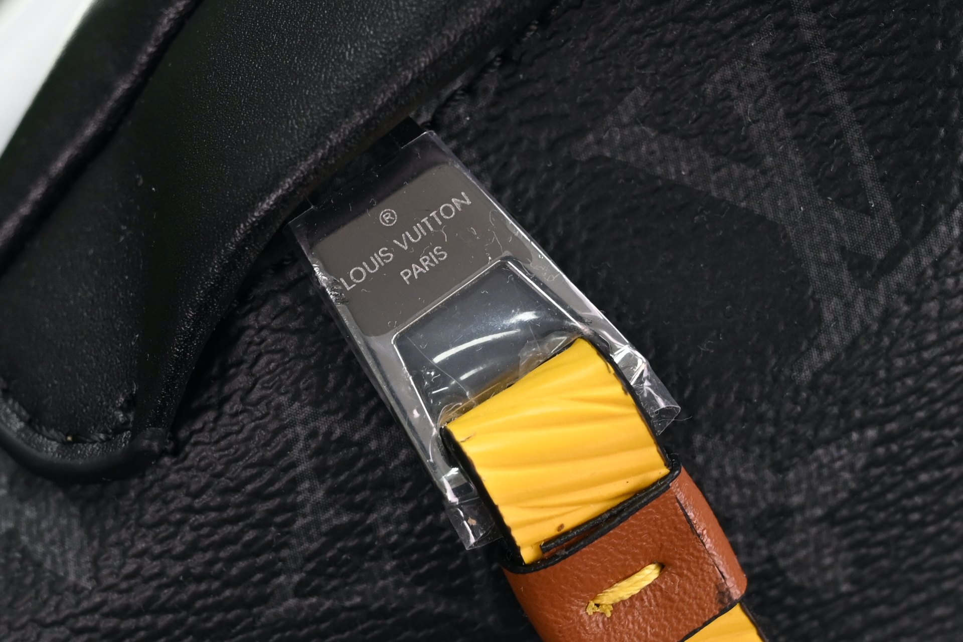 LOUIS VUITTON Discovery