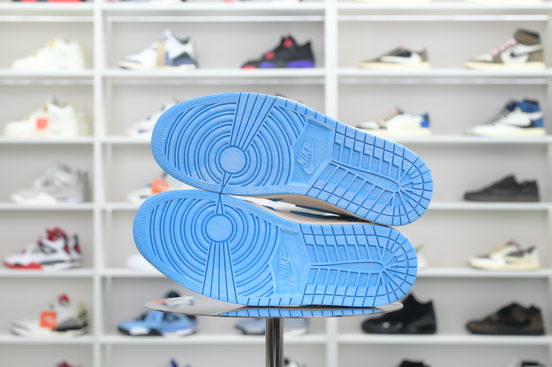 Air Jordan 1 High OG“UNC Reimagined”