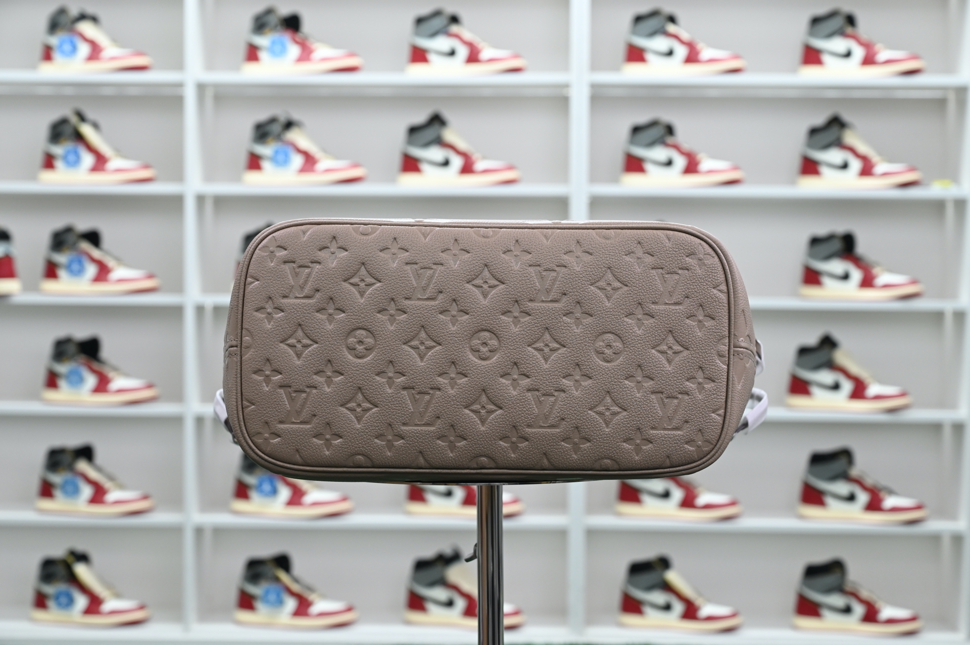 LOUIS VUITTON NEVERFULL  Tote