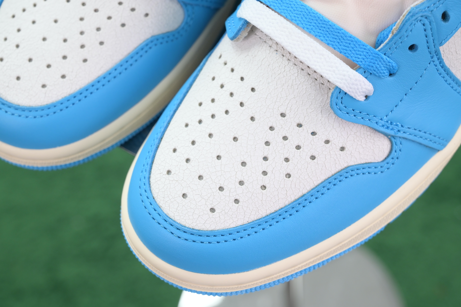Air Jordan 1 High OG“UNC Reimagined”