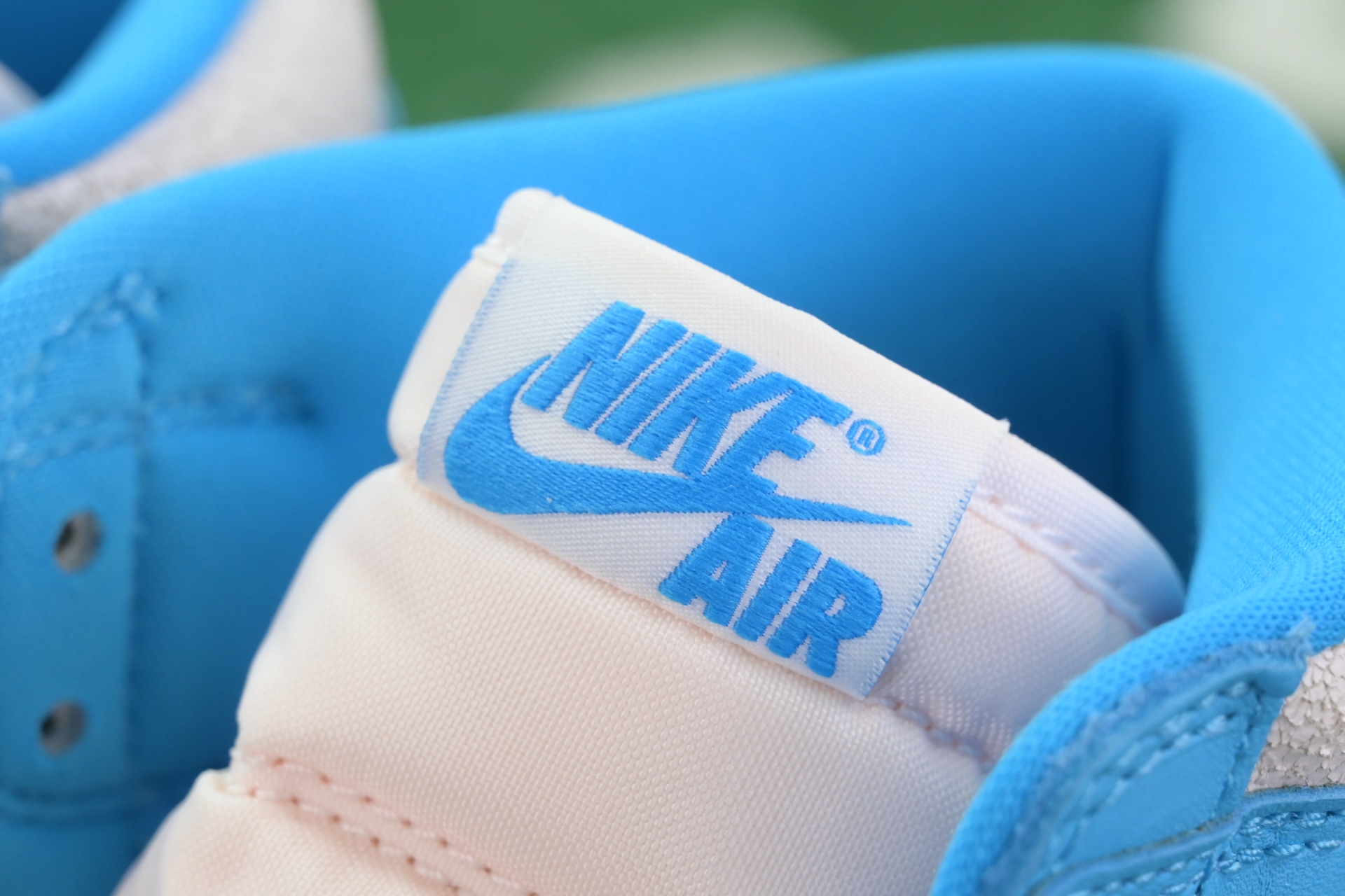 Air Jordan 1 High OG“UNC Reimagined”