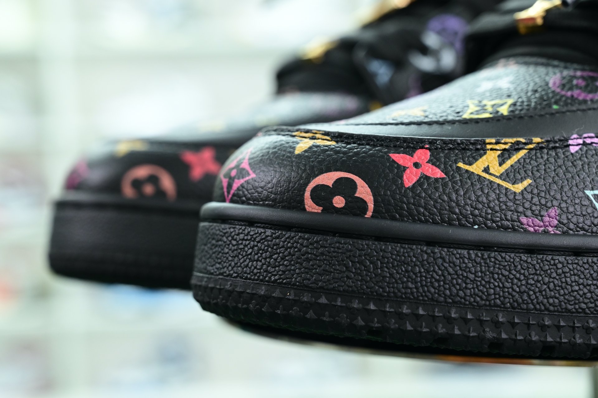 Takashi Murakami x LOUIS VUITTON Trainer