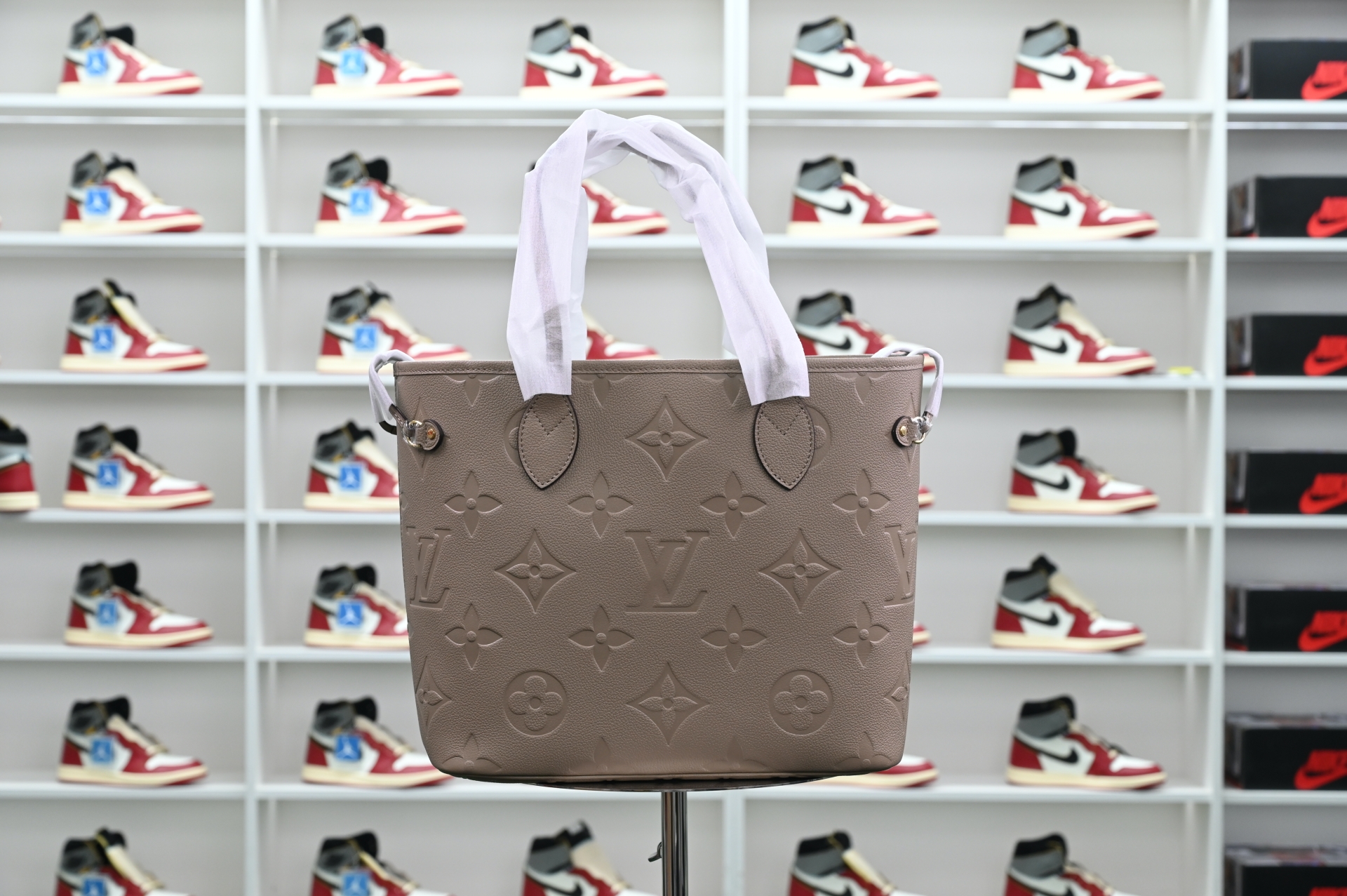 LOUIS VUITTON NEVERFULL  Tote