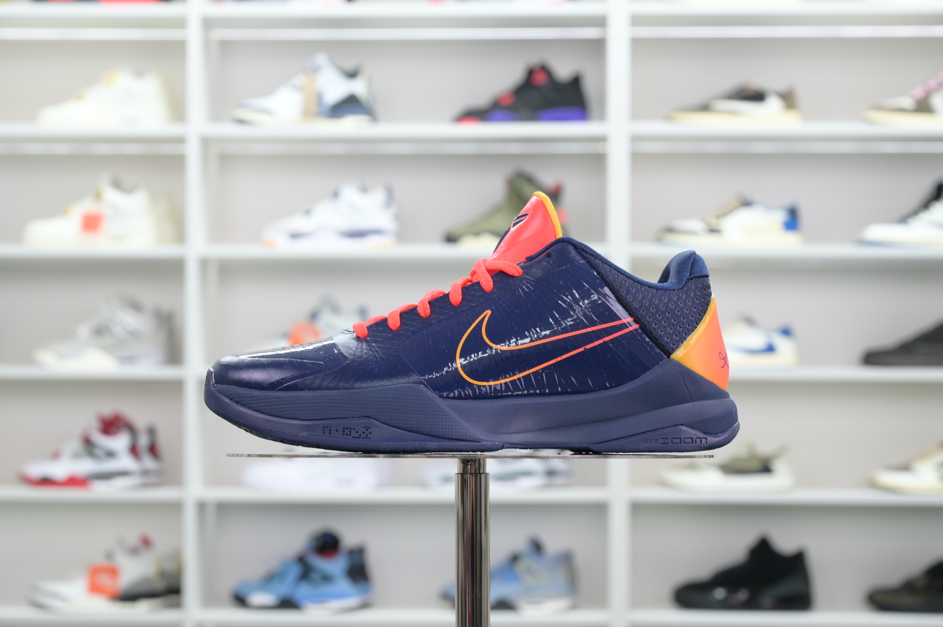 Caitlin Clark x Nike Kobe 5 Protro“Indiana Fever