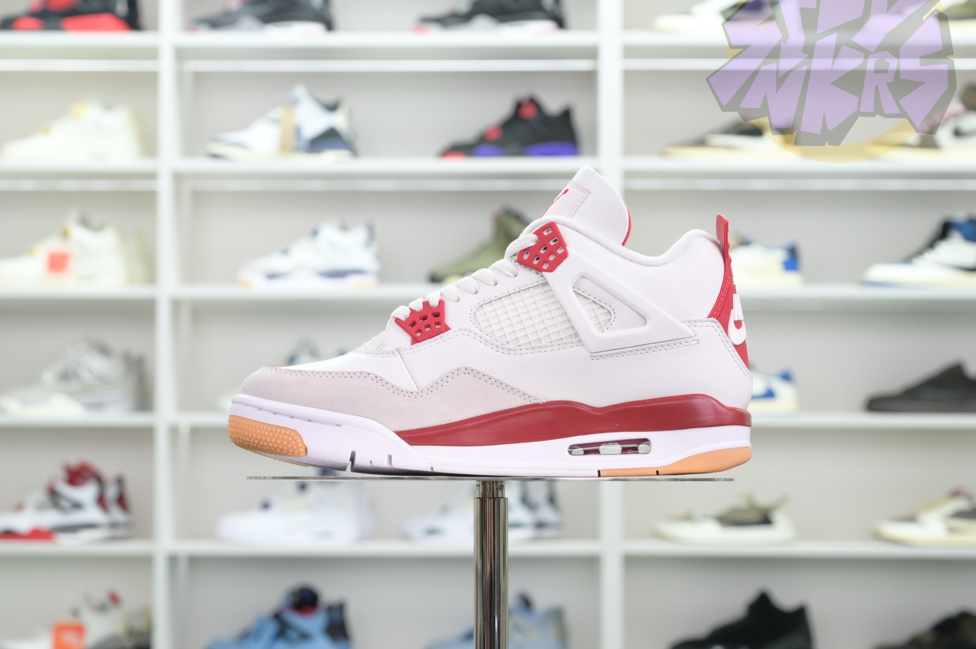 Nike SB x Jordan Air Jordan4“Varsity Red”