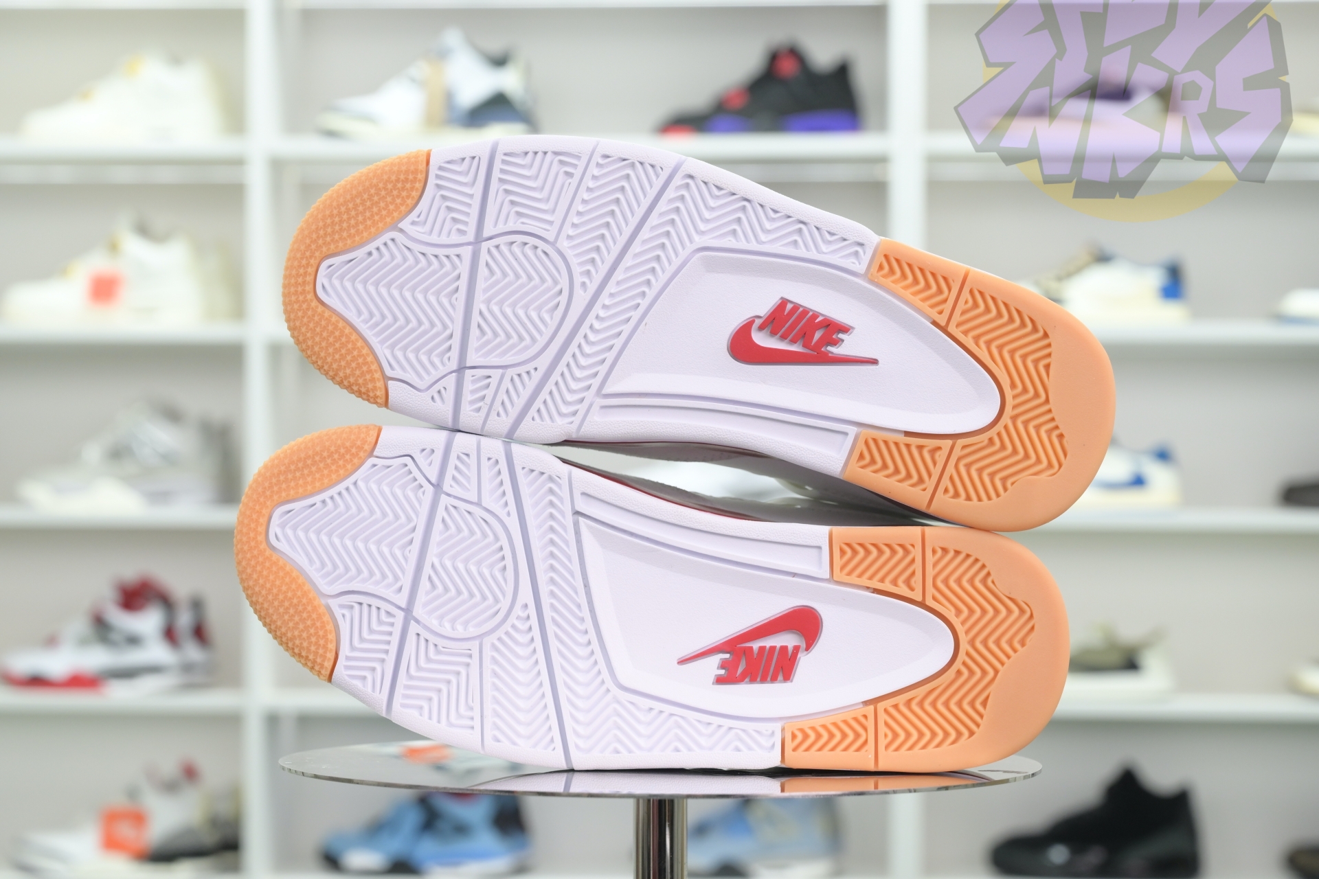 Nike SB x Jordan Air Jordan4“Varsity Red”