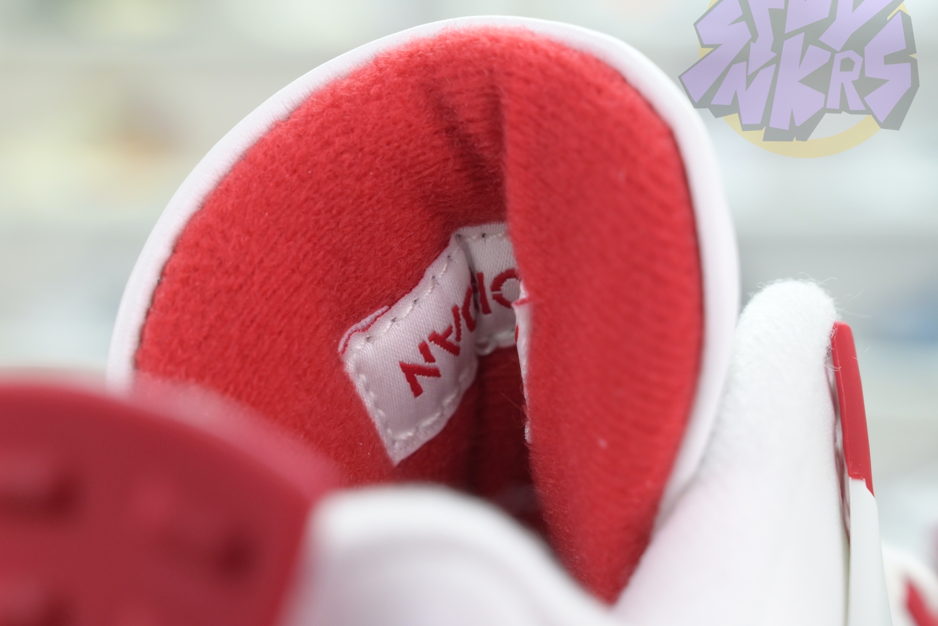 Nike SB x Jordan Air Jordan4“Varsity Red”