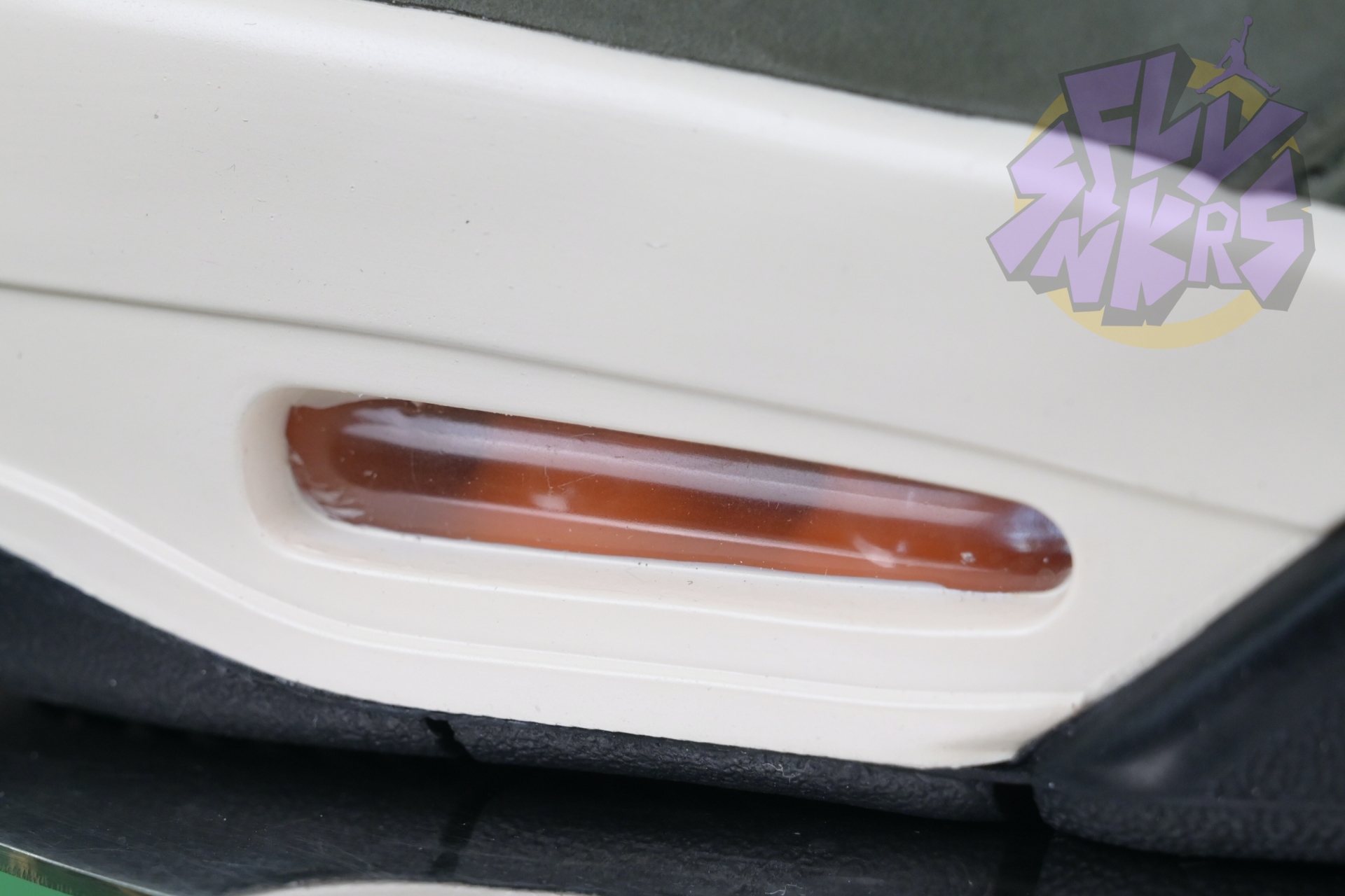 UNDEFEATED x Jordan Air Jordan 4  B1519-200