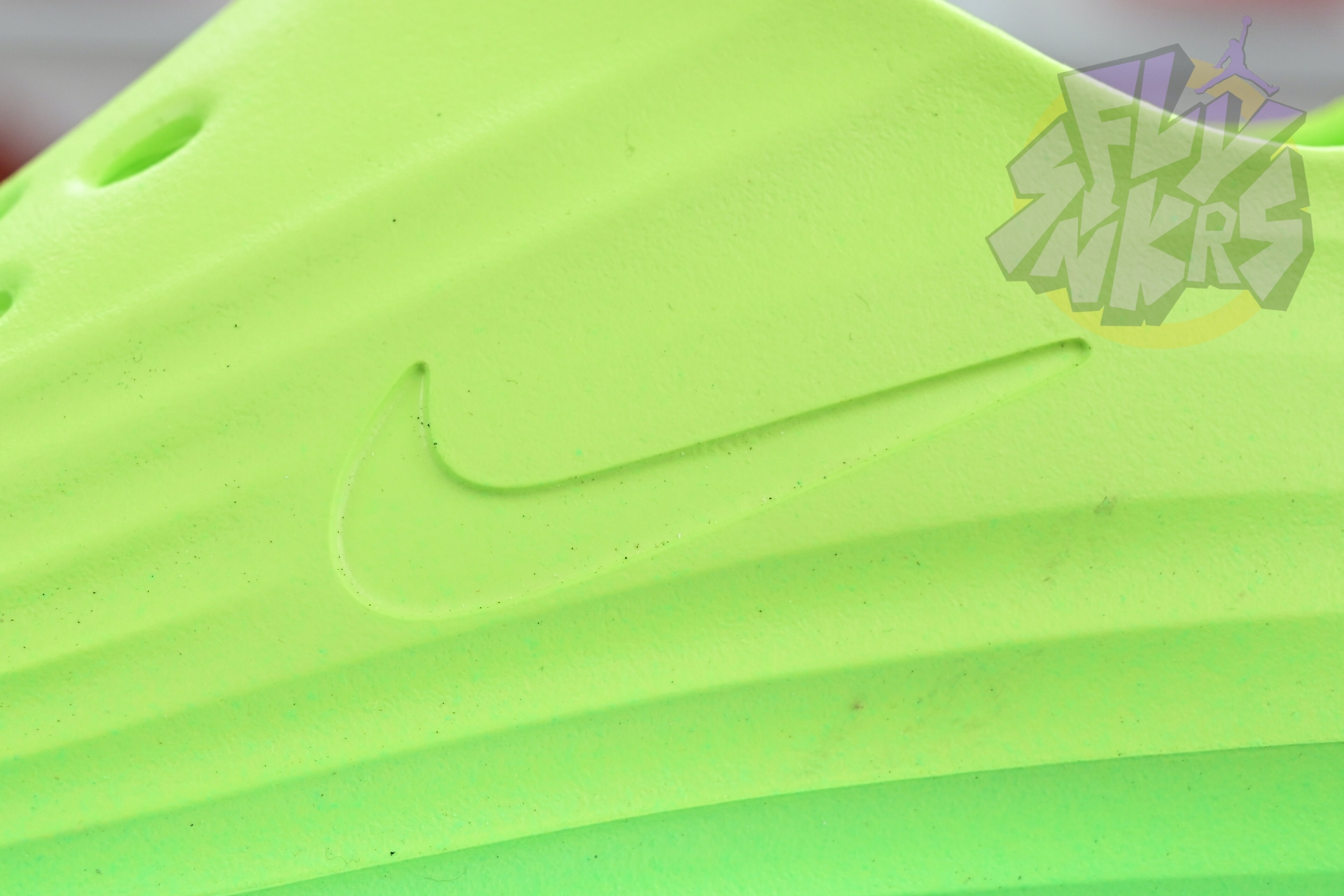 Nike ReactX Rejuven8 Green Strike  HV5060-300