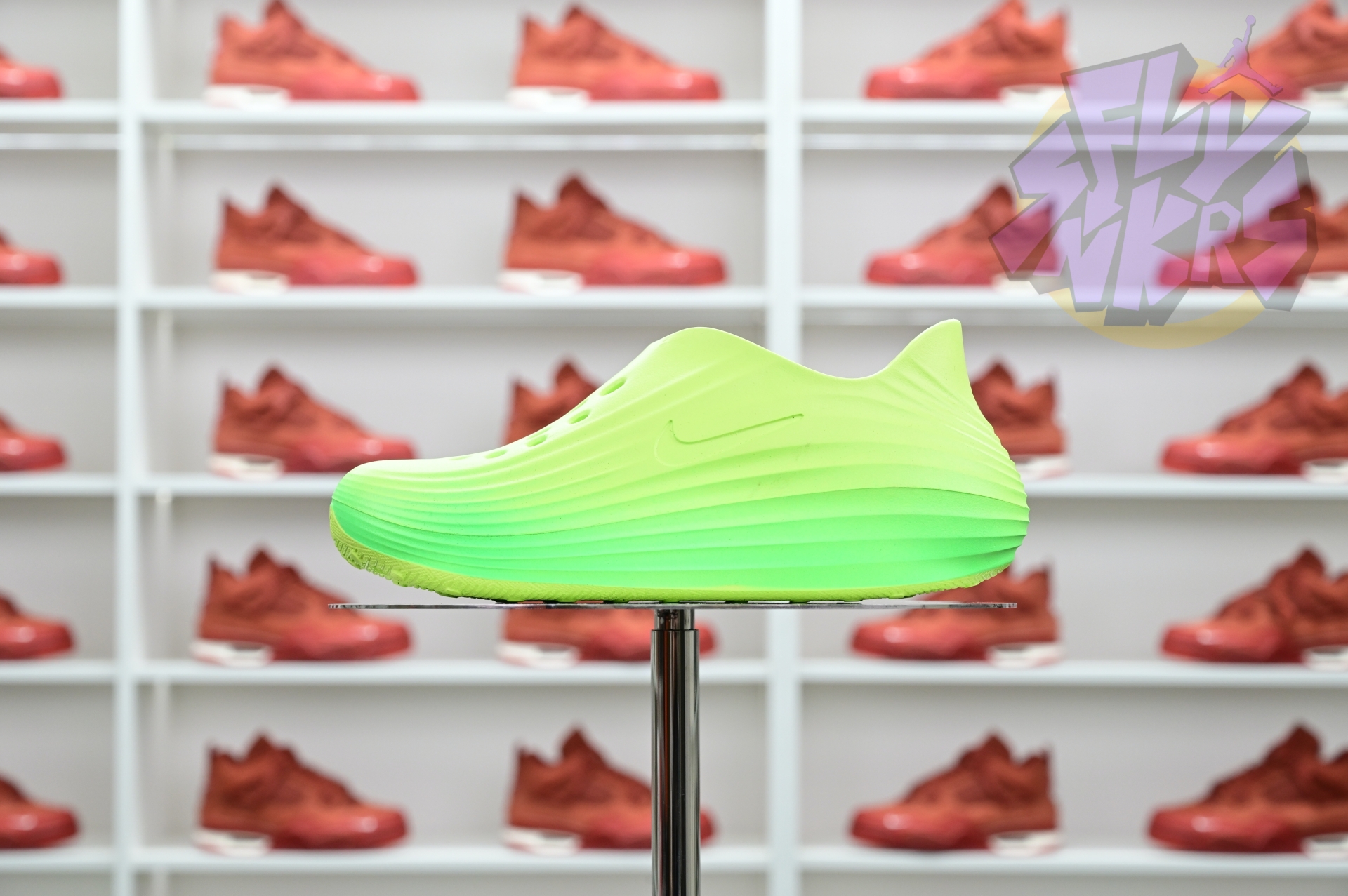 Nike ReactX Rejuven8 Green Strike  HV5060-300