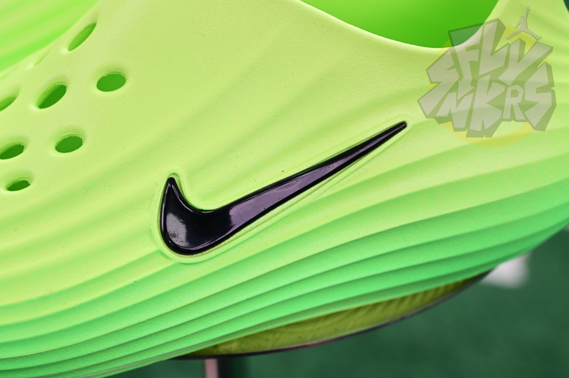 Nike ReactX Rejuven8 Green Strike  HV5060-300