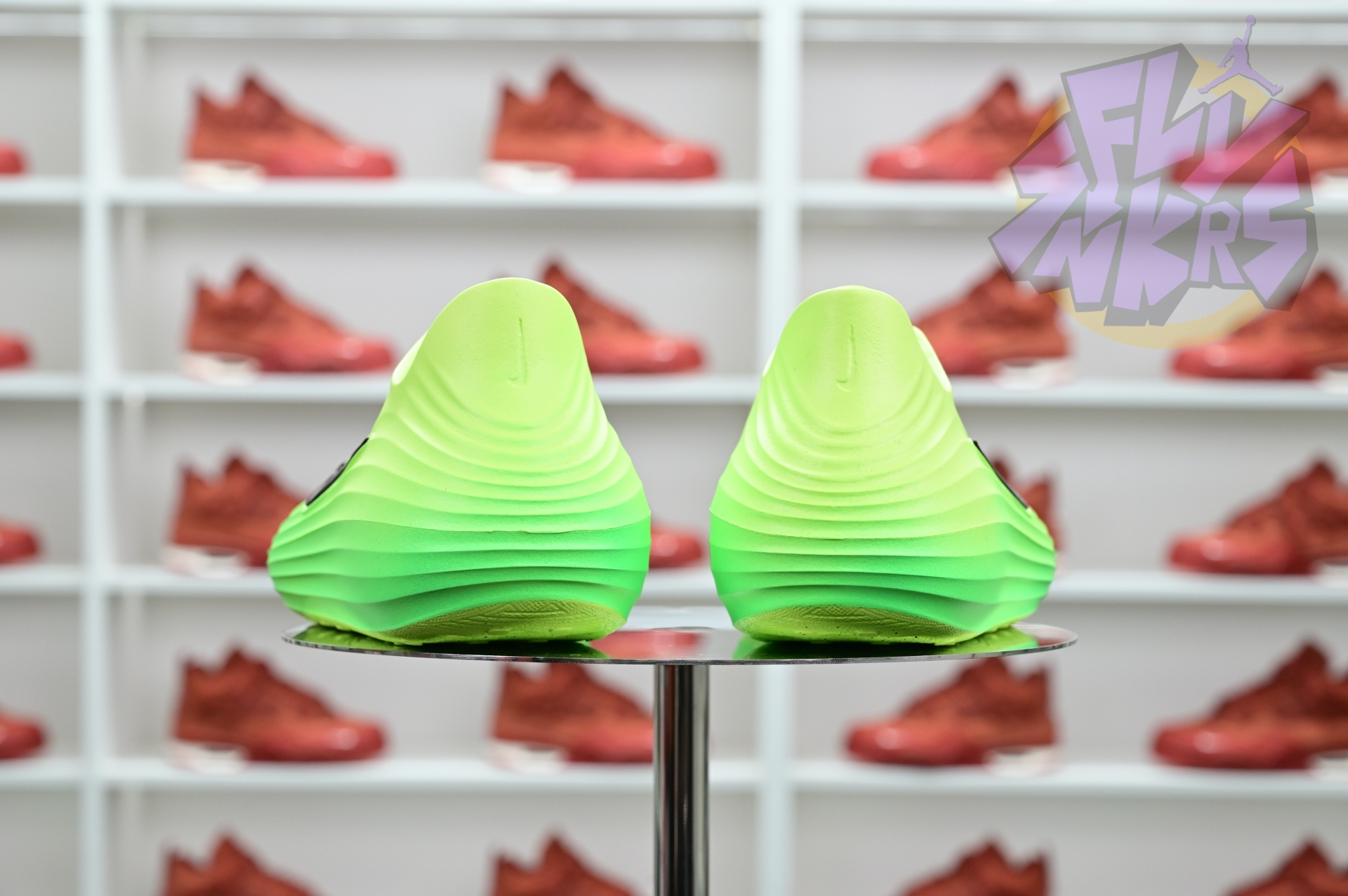 Nike ReactX Rejuven8 Green Strike  HV5060-300