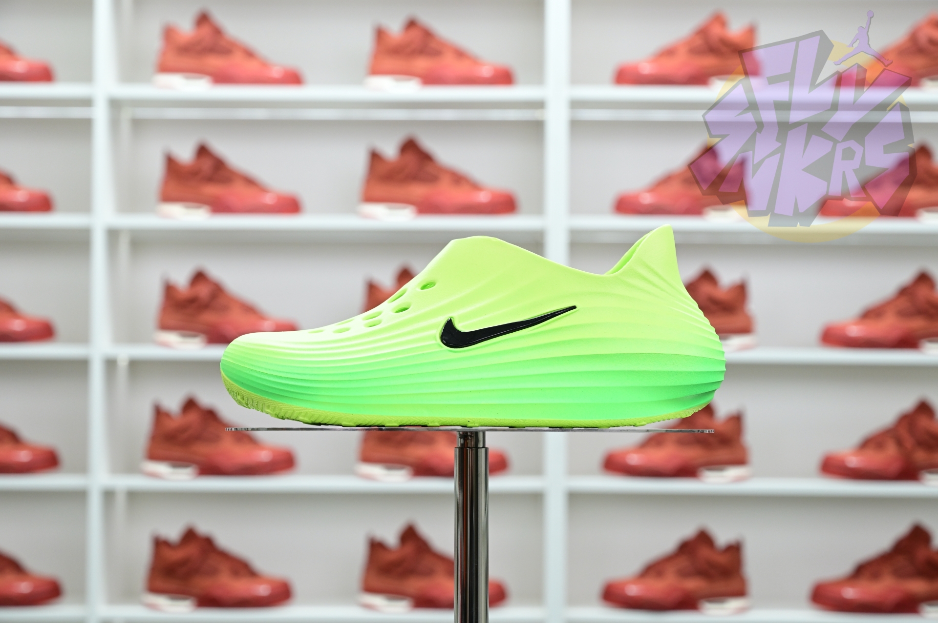 Nike ReactX Rejuven8 Green Strike  HV5060-300