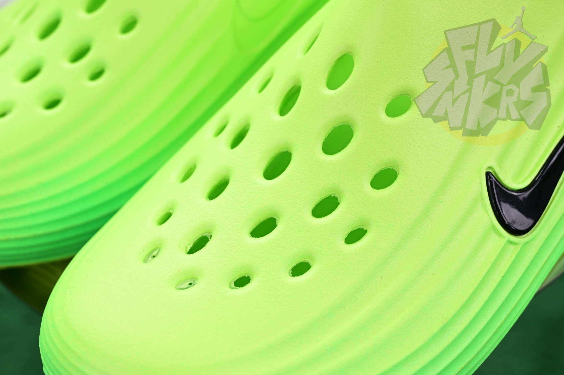 Nike ReactX Rejuven8 Green Strike  HV5060-300