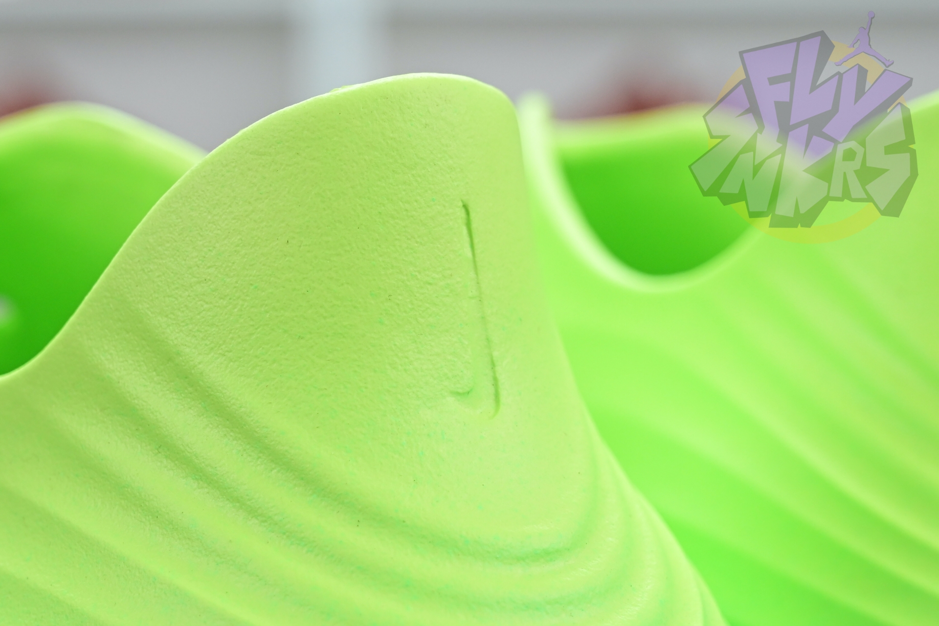 Nike ReactX Rejuven8 Green Strike  HV5060-300