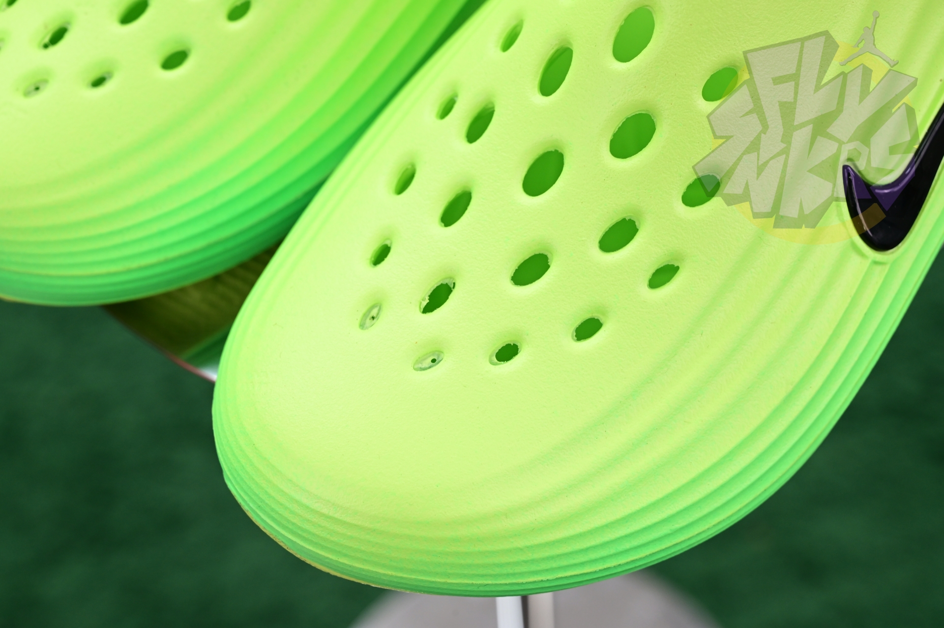 Nike ReactX Rejuven8 Green Strike  HV5060-300