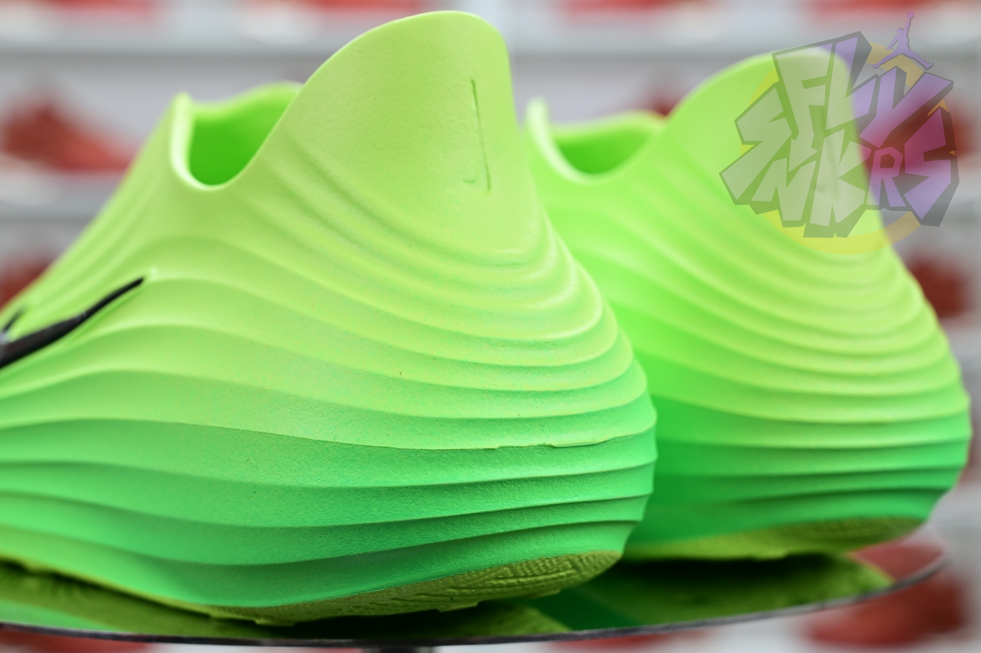 Nike ReactX Rejuven8 Green Strike  HV5060-300