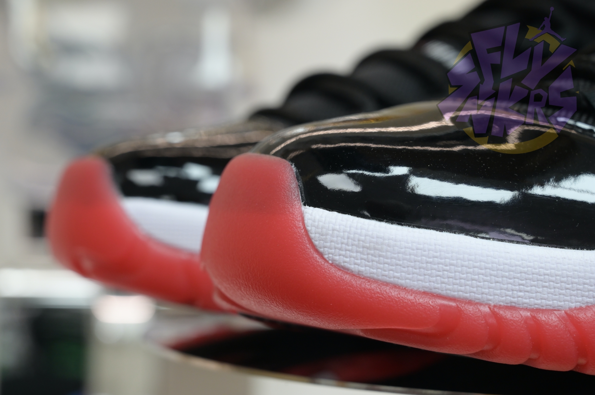 Air Jordan 11 Low“Bred” FV5104-006