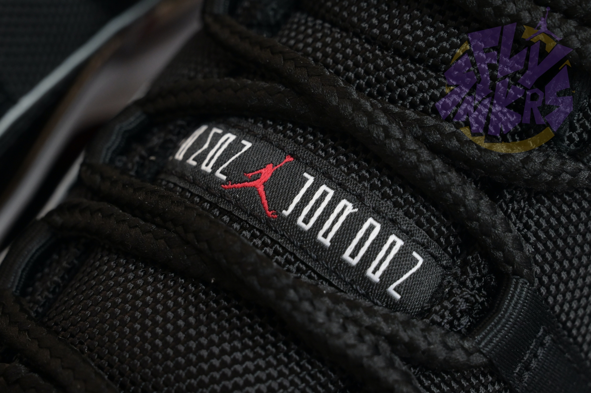 Air Jordan 11 Low“Bred” FV5104-006